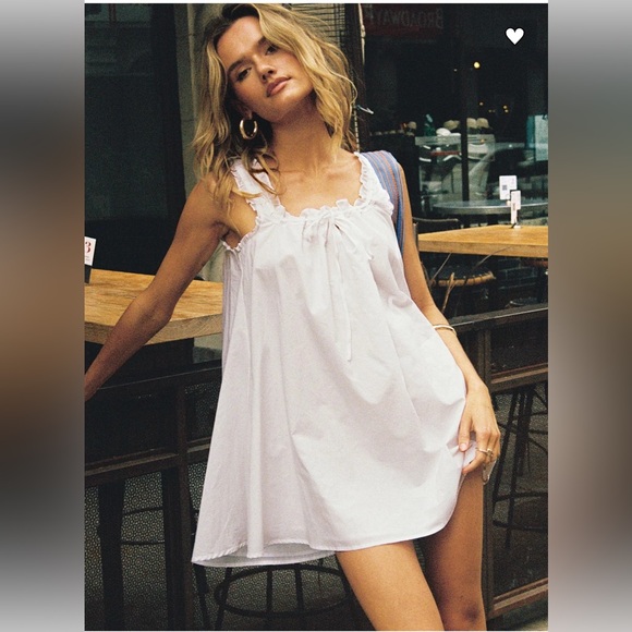 Swing Mini Dress White, Size 4 - Picture 4 of 10